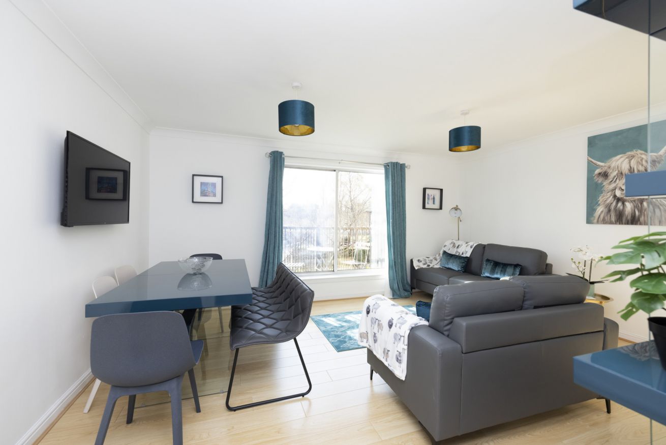 Bright flat overlooking The Clyde | Three Bedroom