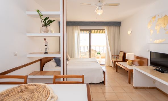 Maria Cristina Beach Services