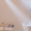 Piccolo lavabo in porcellana e carrello - La corte delle Rondini