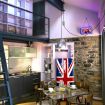 La zona cucina con frigorifero a bandiera inglese - Casa Rossa