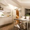 La piccola cucina attrezzata con carrello - Villa Dante Camelia