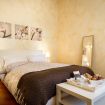 Camera da letto matrimoniale illuminata - Villa Dante Mimosa