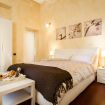 Il piccolo armadio bianco nella camera - Villa Dante Mimosa
