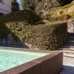 Il rigoglioso giardino con piscina esterna - Villa Benedetta