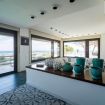 Ampio salone d'ingresso con isola - Exclusive Villa Addaura