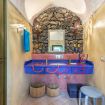Il lavabo con piano in pietra dipinta - Dammusi di Khamma