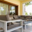 Veranda con divanetti per aperitivo - Villa Castelforte