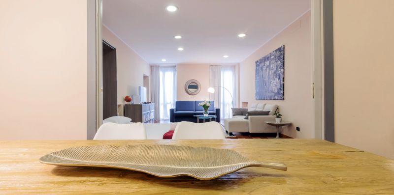 2 Bedroom Apartment - San Sepolcro Duomo - Milan Retreats