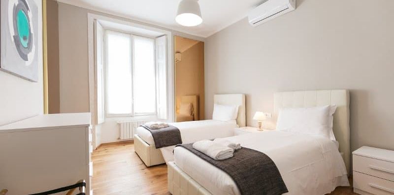 3 Bedrooms Apartment - Plinio Central Station - Milan Retreats