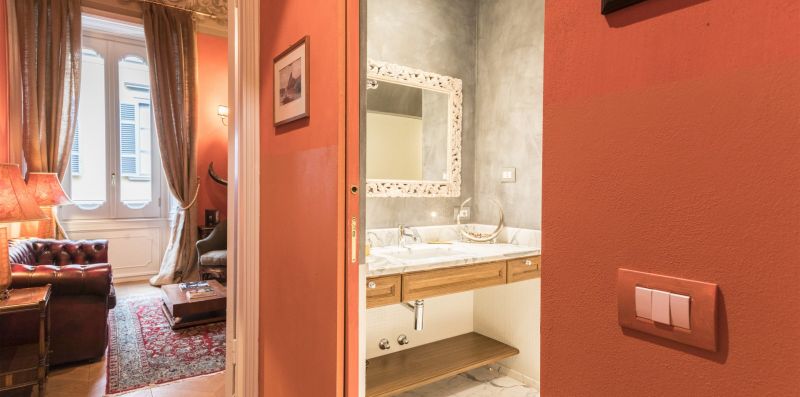 Quadrilatero della moda luxury suite - Rossa - Hemeras Boutique Homes