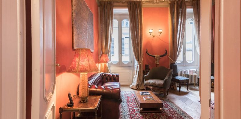 Quadrilatero della moda luxury suite - Rossa - Hemeras Boutique Homes