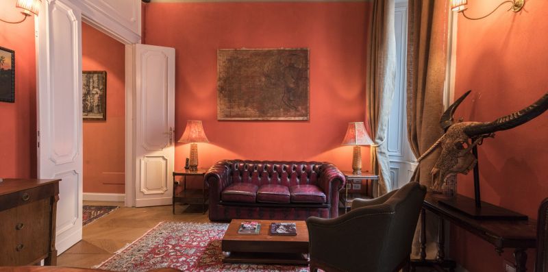 Quadrilatero della moda luxury suite - Rossa - Hemeras Boutique Homes