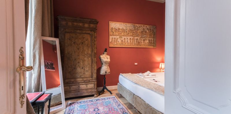 Quadrilatero della moda luxury suite - Rossa - Hemeras Boutique Homes