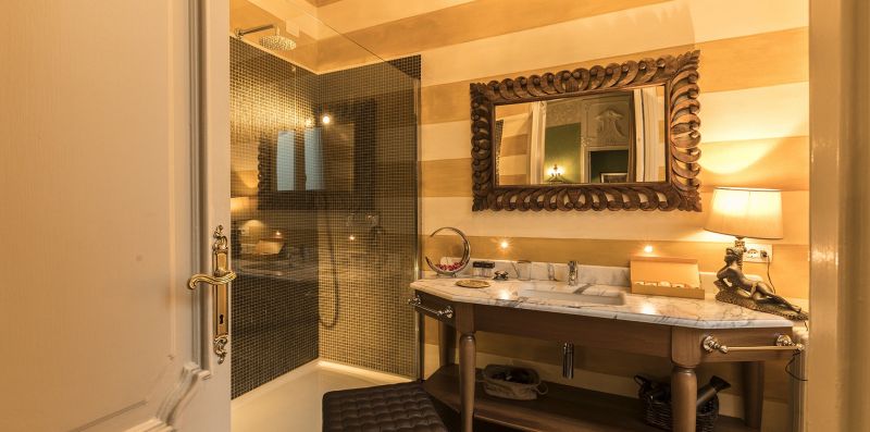 Suite di lusso nel Quadrilatero della moda - Specchio - Hemeras Boutique Homes