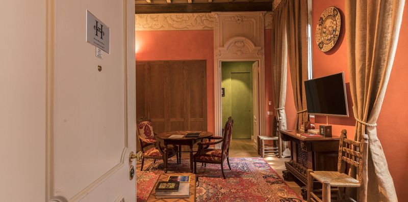 Suite di lusso nel Quadrilatero della moda - Specchio - Hemeras Boutique Homes