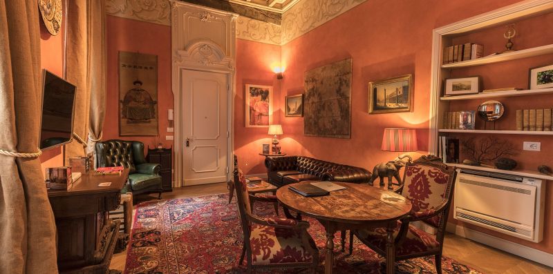 Suite di lusso nel Quadrilatero della moda - Specchio - Hemeras Boutique Homes