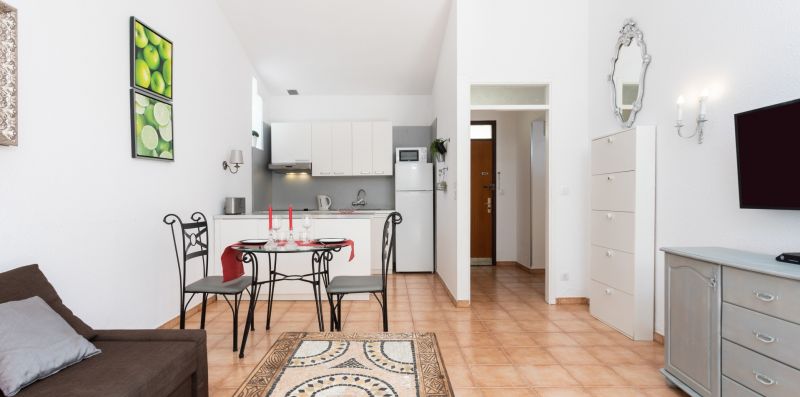 bungalow con jardín privado a 5min de la playa - Hemeras Boutique Homes