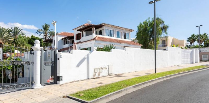 Ampio appartamento a 100m dalla spiaggia - Hemeras Boutique Homes