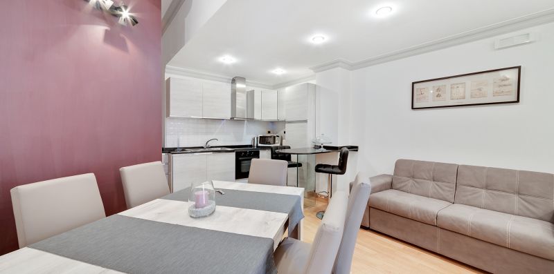 Peroni 8 Pax Brand New Apartment - iFlat