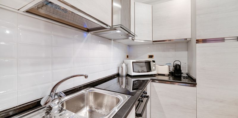 Peroni 8 Pax Brand New Apartment - iFlat