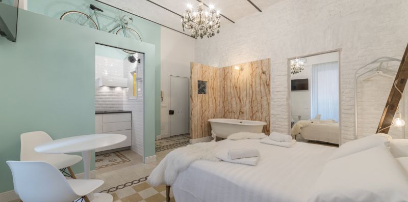 Uniquely Decorated Suite Located Close to the Colosseum - iFlat