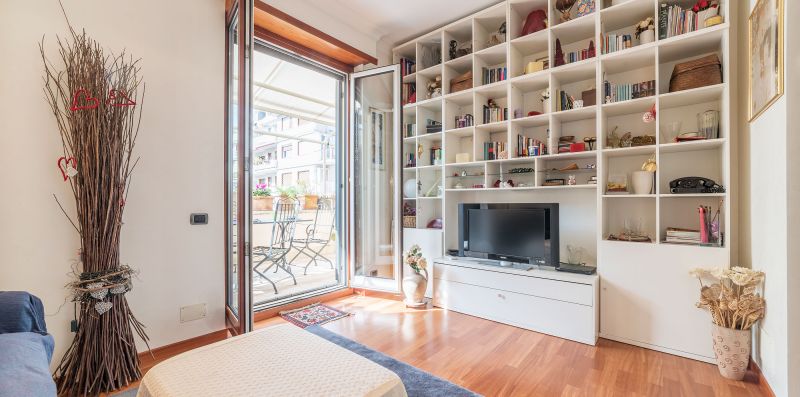 Charming Apt. with Terrace in San Giovanni - iFlat