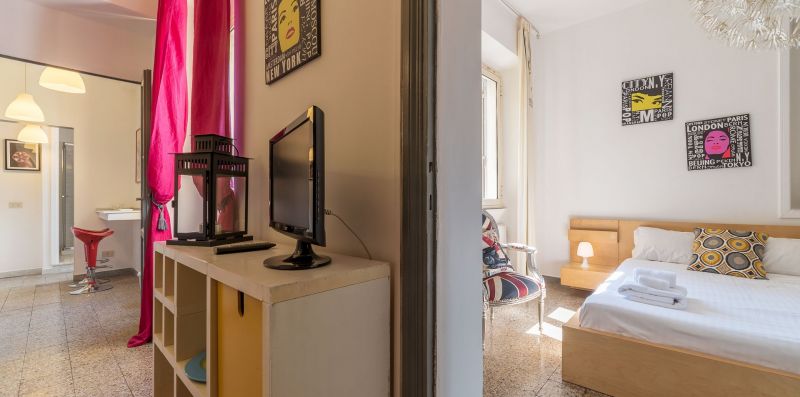 Borgo Vittorio Delightful and Colored - iFlat