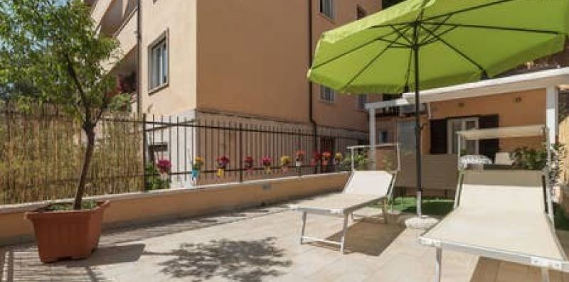 Piramide Apartment with Private Garden - iFlat