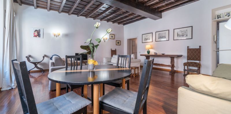 Spanish Steps 6 Pax Apartment - iFlat