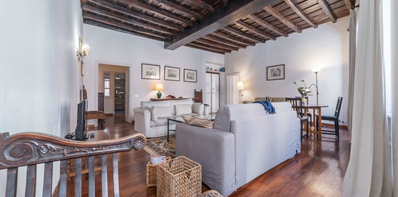 Spanish Steps 6 Pax Apartment - iFlat