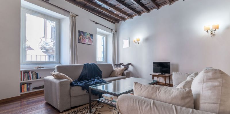 Spanish Steps 6 Pax Apartment - iFlat