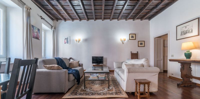 Spanish Steps 6 Pax Apartment - iFlat