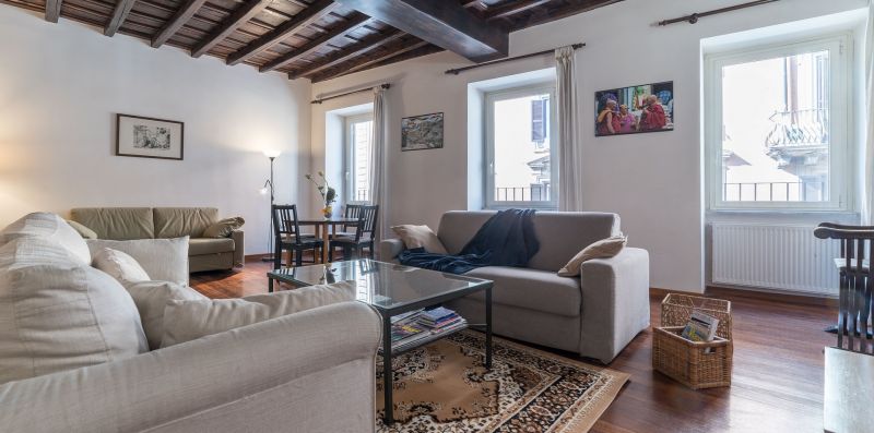 Spanish Steps 6 Pax Apartment - iFlat