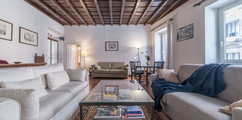 Spanish Steps 6 Pax Apartment - iFlat