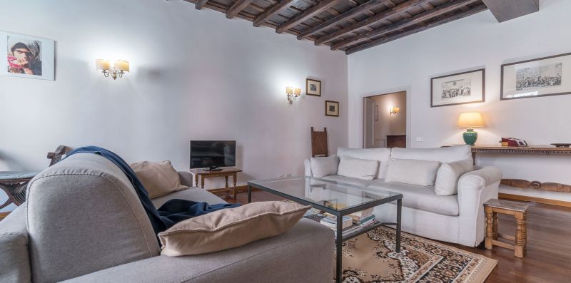 Spanish Steps 6 Pax Apartment - iFlat