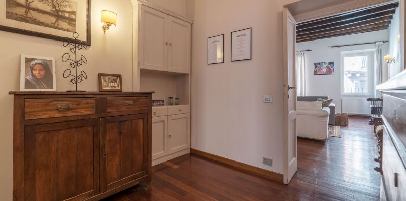 Spanish Steps 6 Pax Apartment - iFlat