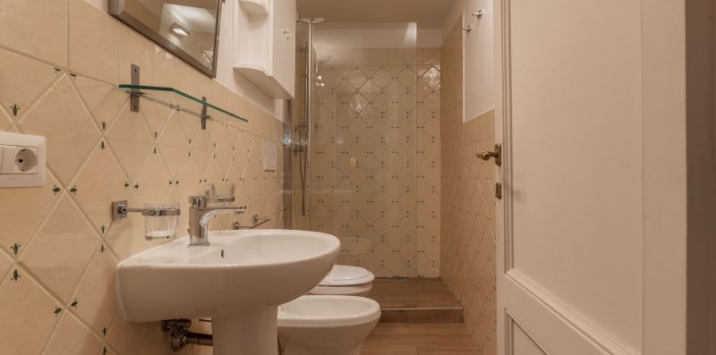 Spanish Steps 6 Pax Apartment - iFlat
