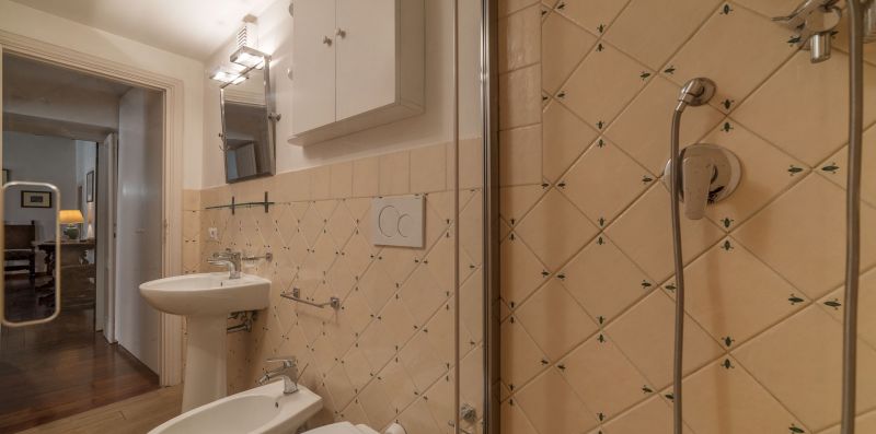 Spanish Steps 6 Pax Apartment - iFlat