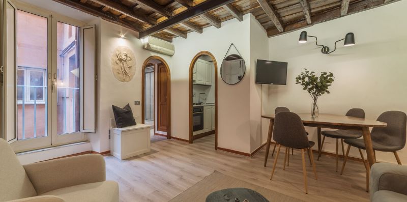 Campo de' Fiori Stylish Apartment - iFlat