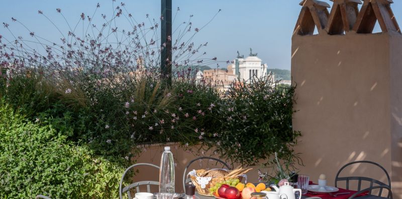Colosseum Rooftop Studio - iFlat