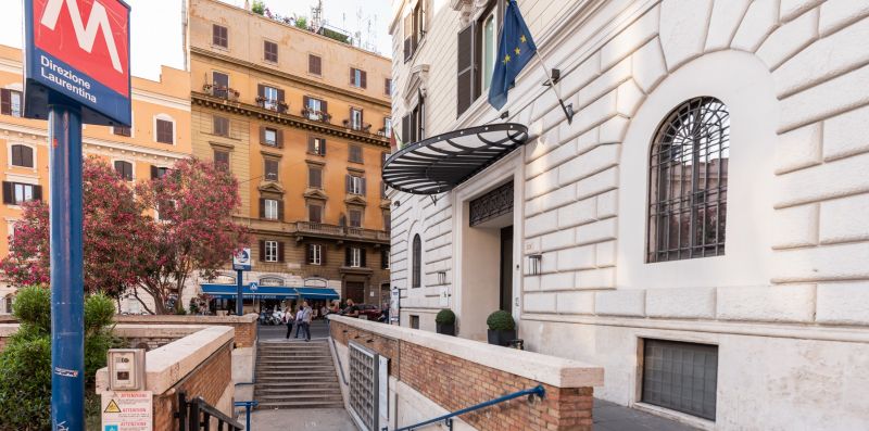 Colosseum Rooftop Studio - iFlat