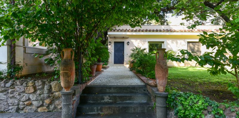 Caracalla Exclusive Property - iFlat