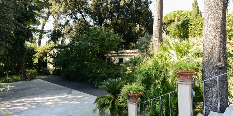 Caracalla Exclusive Property - iFlat