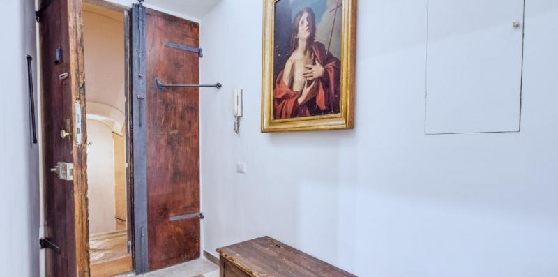 Trevi's Stylish Paradise - iFlat