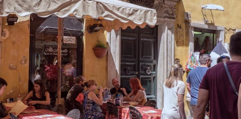 Trevi's Stylish Paradise - iFlat