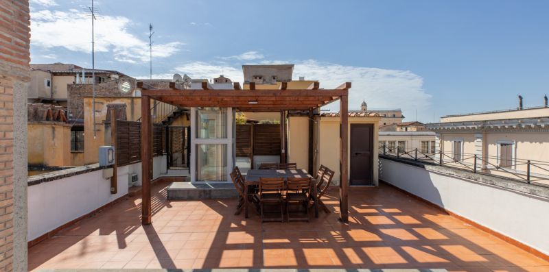 Monti's Amazing View - iFlat