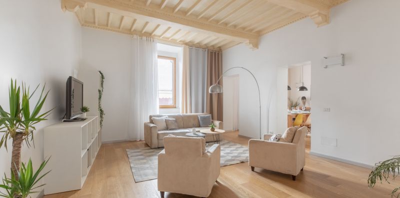 Pantheon Historical White Apartment - iFlat