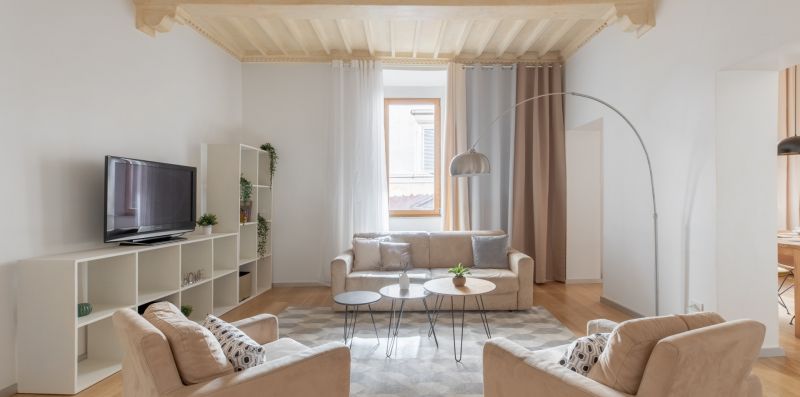 Pantheon Historical White Apartment - iFlat