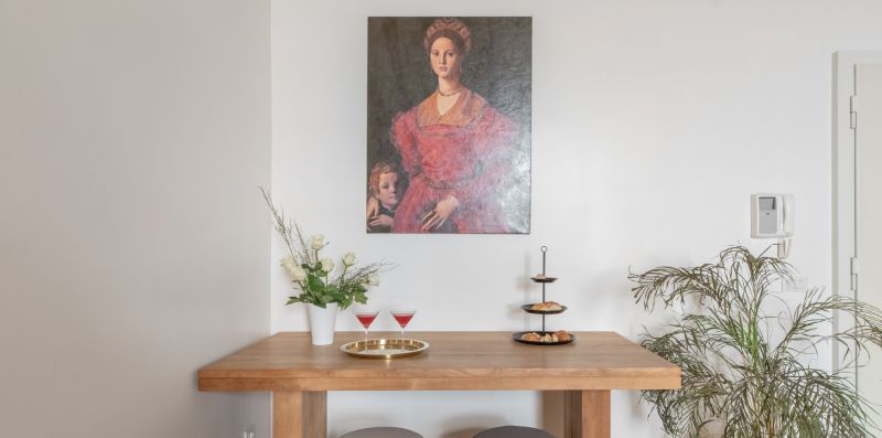 Pantheon Historical White Apartment - iFlat