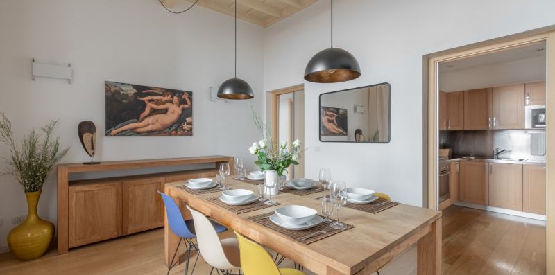 Pantheon Historical White Apartment - iFlat